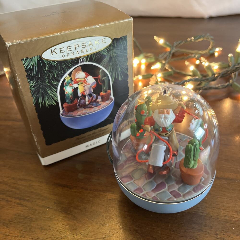 1993 Hallmark Keepsake Ornament Magic Home On The Range Music & Motion Santa